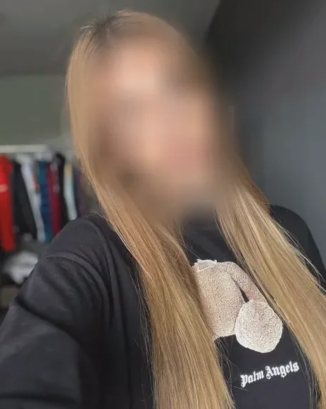 Emilia, 28