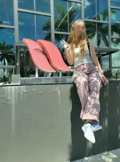 Karoline, 29
