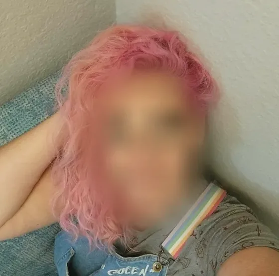 Simone, 28